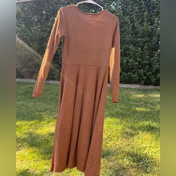 REB & J 220 Boutique Elegant Brown Long Sleeve Dress size Medium - Picture 4 of 10